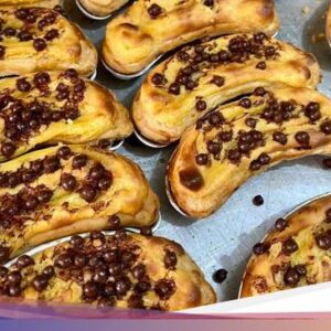 Pie Pisang yang Renyah Legit dan Tahu Kipas Ninin Ada Di Gerai Ini