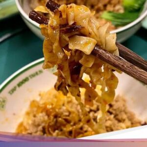 Pedasnya Nampol! Ini 5 Racikan Mie Chili Oil yang Lagi Hits