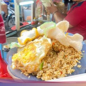 Unik! Nasi Goreng Ke Dibelakang Kota Kasablanka Ini Pakai Bumbu Ulek Dadakan