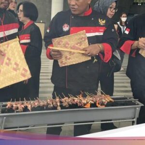 HUT Hingga-16 ICA Bakar 1600 Tusuk Sate Untuk 16 Propinsi