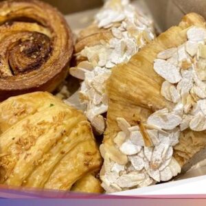 Nyaris Kehabisan Pastry Viral Ke Pasar Cihapit