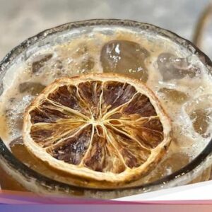 Coffee Shop ala Rumah Joglo Ini Punya Minuman Lemon yang Segar