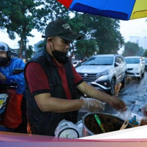 Viral! Siomay Gerobakan Ludes Untuk 2 Jam Untung Rp 7 Juta Perhari