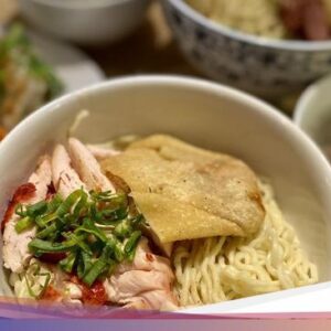 Gurih Smoky Bakmi Naga Merah Topping Ayam Charsiu