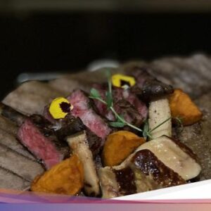 Sensasi Menikmati Tajima Beef yang Umami Di Ketinggian Lantai 90