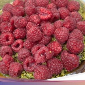 Resep Raspberry Pistachio Parisian Flan yang Spesial Sebagai Sajian Natal