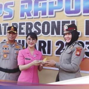 Momen Uut Permatasari Pada Kulineran Bareng Kombespol Polda Bali
