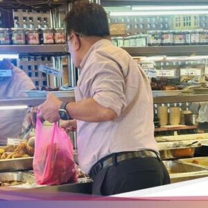 Pria Borong Ayam Goreng Tiap Hari hingga Tempat Makan Legendaris Ke Bandung