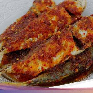 Resep Ikan Kembung Sambal Asam yang Renyah Pedas