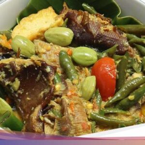 Resep Ikan Pari Bumbu Santan Cabe Hijau yang Pedas Sedap