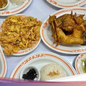 Gurih Legit Ayam Kampung Goreng Plus Cocolan Bumbu Hitam