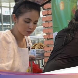 Laris Manis! Karina Ranau Jualan Takjil, Kedainya Diserbu Pembeli