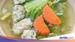 Resep Sop Bakso Ayam Soun yang Gurih Hangat Buat Sahur