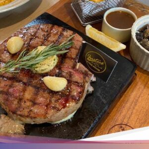 5 Steakhouse Ke Jakarta Buat Makan Siang Keluarga, Dagingnya Juicy Nagih!