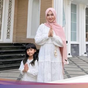 Ria Ricis Bikin Konten Makan hingga Masak Bareng Aisar Khaled