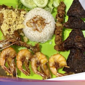5 Restoran Nasi Uduk ‘Next Level’ Bersama Puluhan Lauk Nikmat Buat Makan Siang