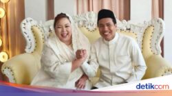 Inayah Wahid Kulineran Seru, Cicip Ayam Betutu dan Jajan Durian