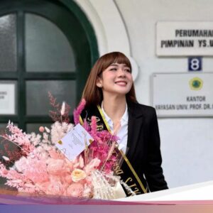 Adiezty Fersa Bagikan Momen Ngopi hingga Kulineran Pada Liburan Di Eropa