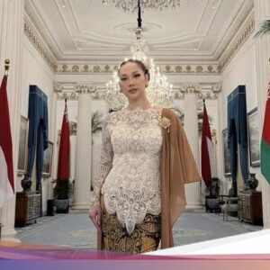 So Sweet! Momen Romantis BCL Makan Bareng Suami sampai Di Maroko