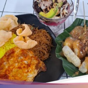Cicip Nasi Kuning hingga Es Podeng Enak Langganan Karyawan Kokas