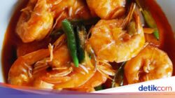 Resep Udang Saus Padang ala Warung Seafood Kaki Lima, Bikin Nambah Nasi!