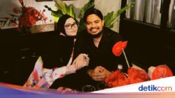 Romantisnya Rigen Rakelna Pada Ajak Istri Makan Malam Ke Restoran