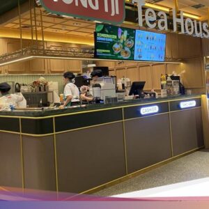 Asyiknya Minum Teh Poci Sambil Cicip Mie Goreng Kampung dan Tahu Kemul