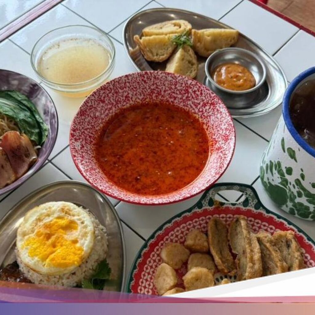 Cafetiam Unik yang Punya Bakmi Bebek Asap dan Pempek Kuah Mala
