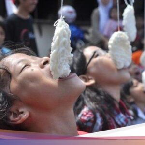 Seru! 8 Lomba Minuman Ini Selalu Meriahkan Perayaan 17 Agustus