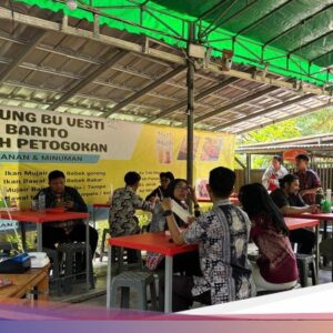 Makan Di Warung Bu Vesti, Pecel Lele Lamongan Legendaris Sebelum 1995