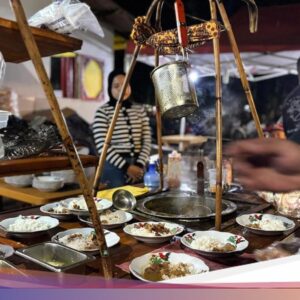 Gultik TikToker Nadshav Viral Ke BKT, Antre 30 Menit Untuk Gulai Lekoh!
