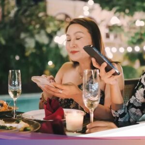 Restoran Mulai ‘Musuhi’ Telepon Genggam, Pengunjung Dilarang Main HP!